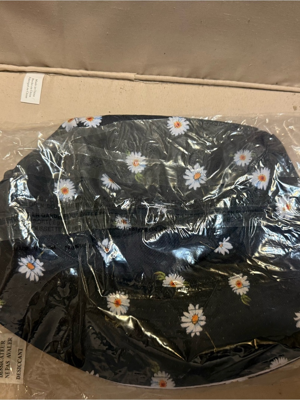 Alice + Olivia daisy Print Black Bucket Hat